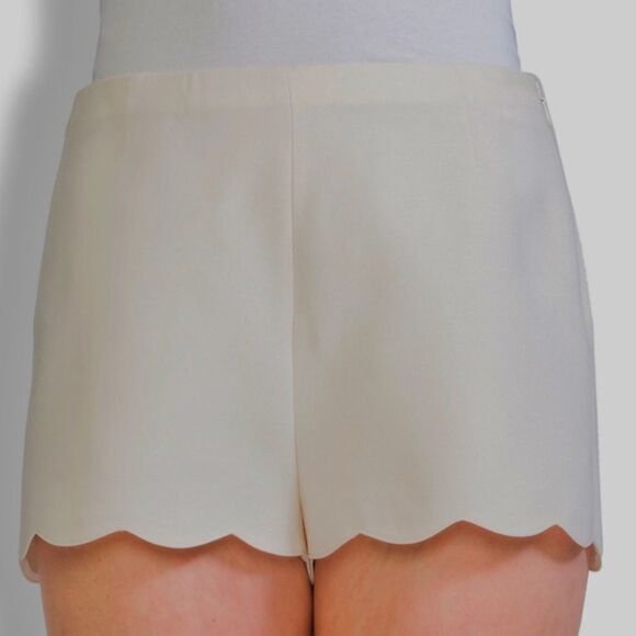 Valentino Silk Crepe High Waist Scalloped Trim Shorts SIZE 6 - Picture 3 of 8